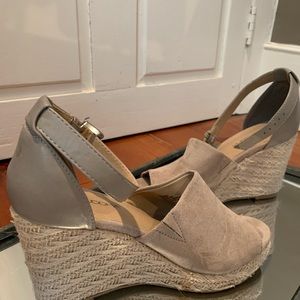 Size 9 wedge heels
